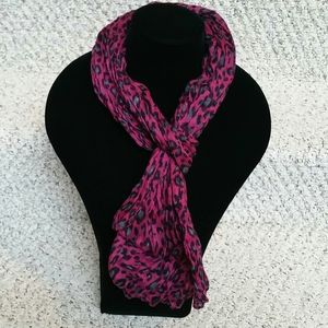Scarf Raspberry Leopard
